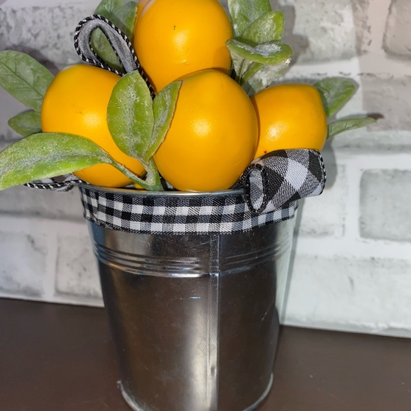 Farmhouse Lemon Bouquet Buffalo plaid Greenery - Picture 4 of 11